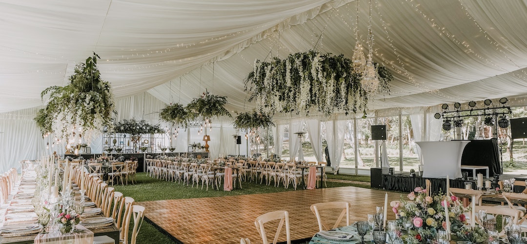 Tips Memilih Tenda Pernikahan dengan Warna yang Tepat
