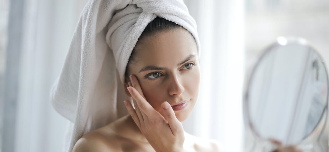 Cara Mengatasi Jerawat Dengan Makeup