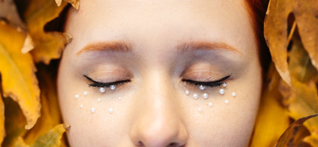 Trik Makeup Menyiasati Mata Panda