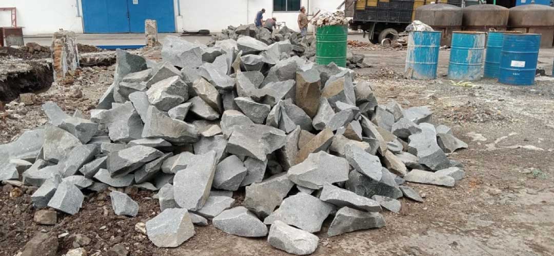 Karakteristik Batu Gunung dalam Konstruksi